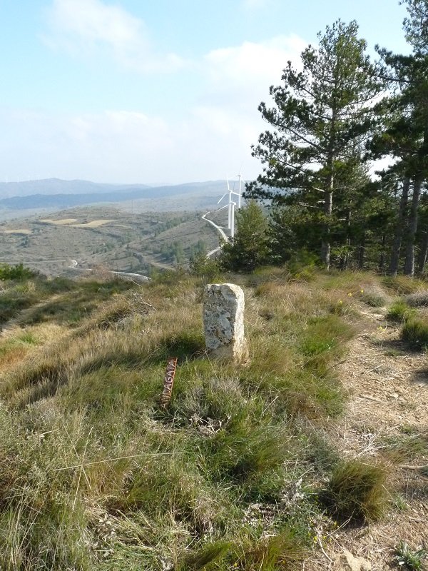 Mugarria eta 14 800+ seinalea, Sandagatako gailurrean