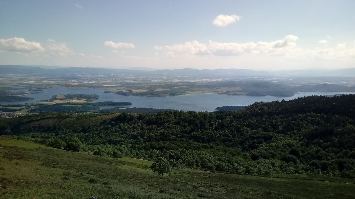 Uribarriko urtegia Albiturri (944m) tontorretik