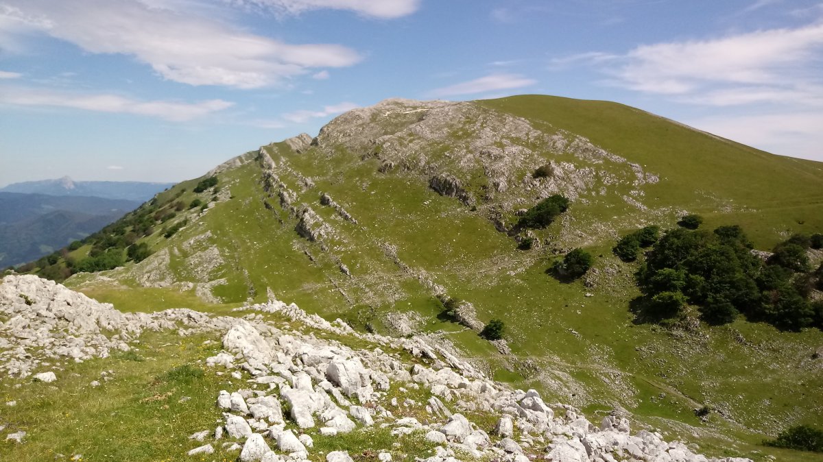 Artzanburu (1368m) Biozkorna (1272m) tontorretik