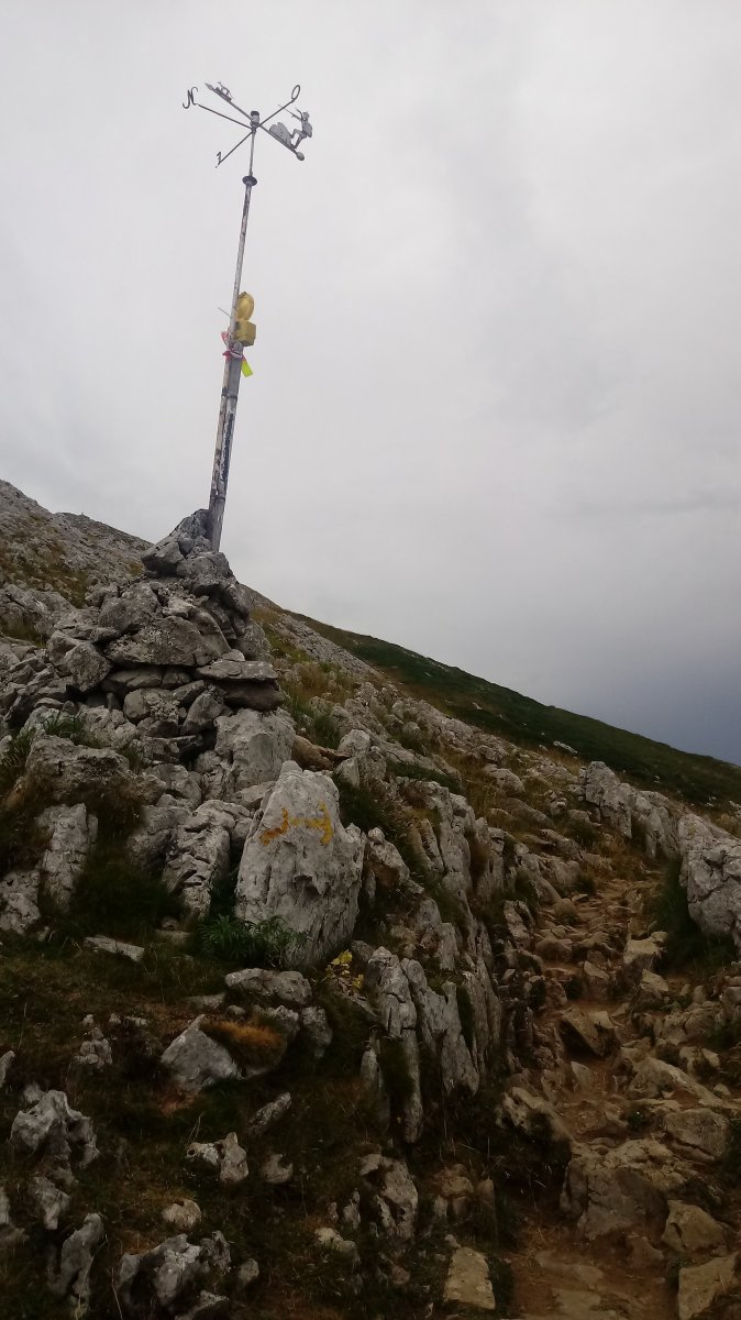 Aitxuri (1551m) iparrorratza igoerako bidean