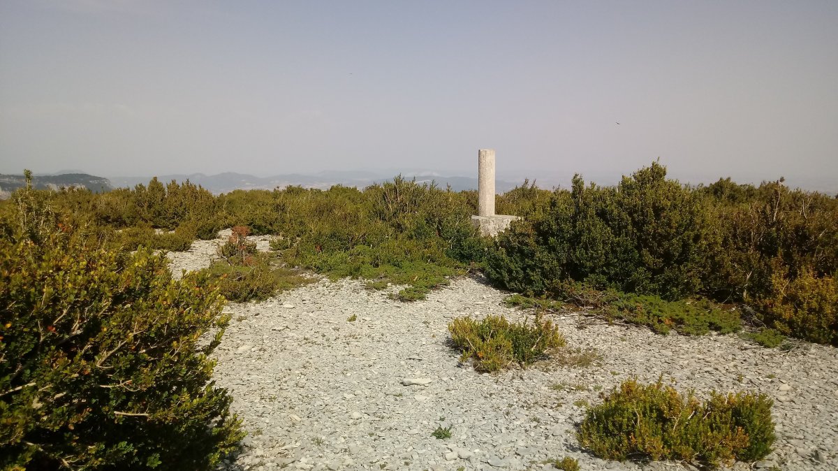 Sartzaleta (1109m) erpin geodesikoa