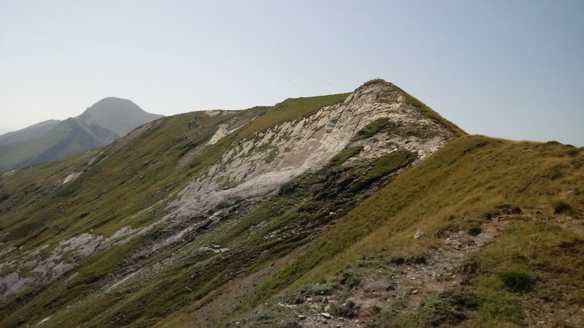 Bizkartze (1656m) mendia