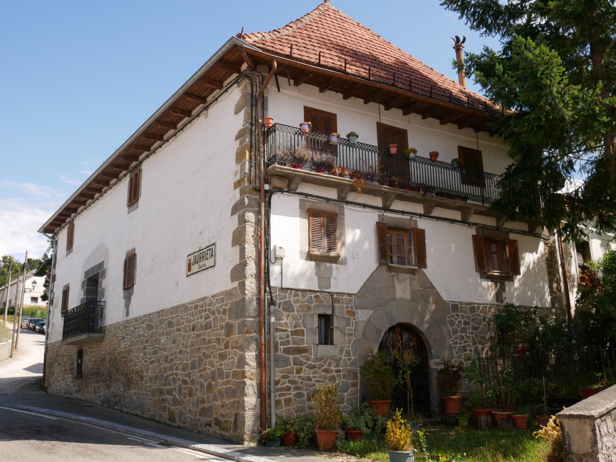 Etxea, Jaurrieta