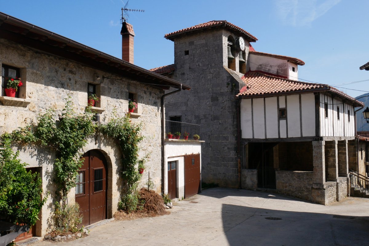 Etxea eta eliza, Gaintza