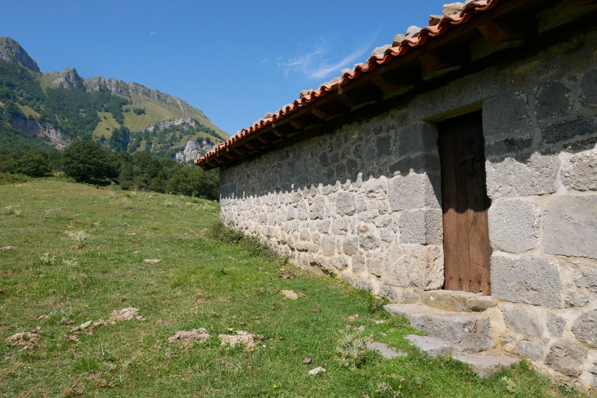 Santa Krutz ermita, Intza