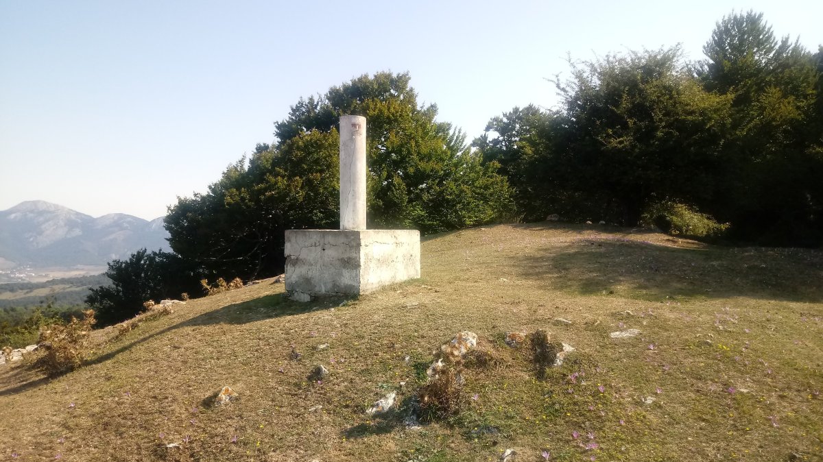 Munain mendatea punta (1045m)