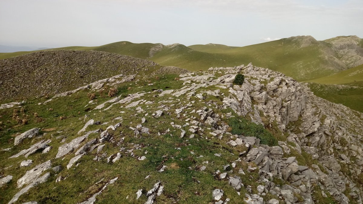 Urrusti Hegoa (1324m) tontorra