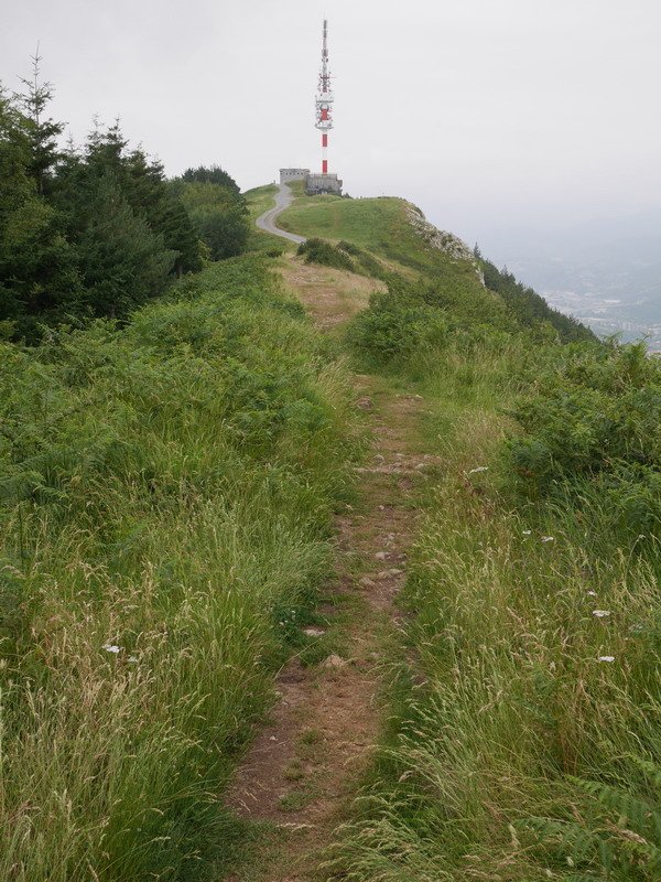 Ipar-mendebaldeko bizkarretik ikusita