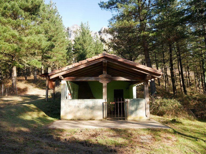 Antzubaltz lepoko aterpea