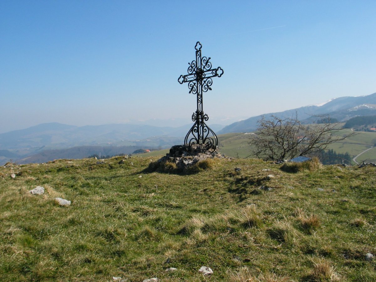 Txatxarromendi tontorra