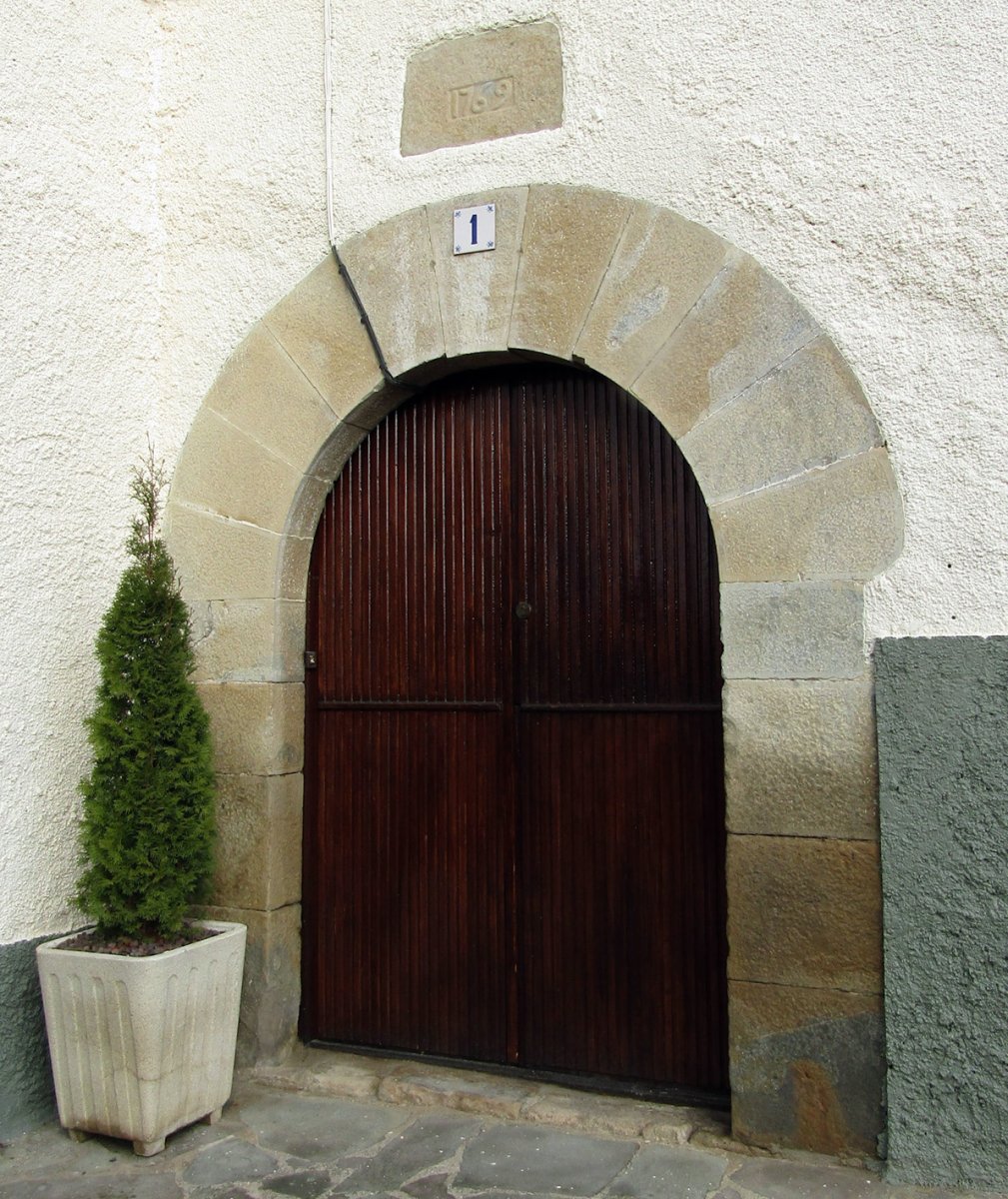 Etxeko sarrerako atea, Antsoain