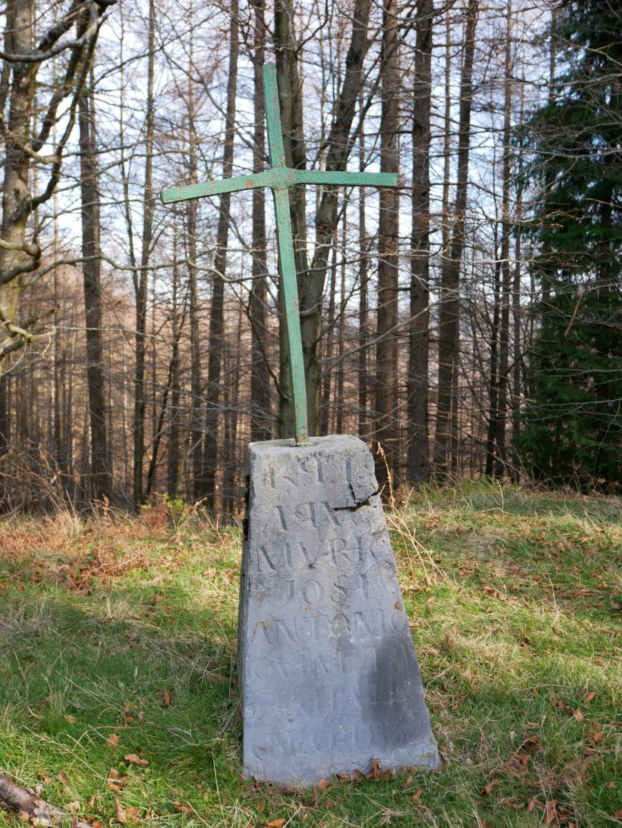 Gurutzea Mugaga lepoan