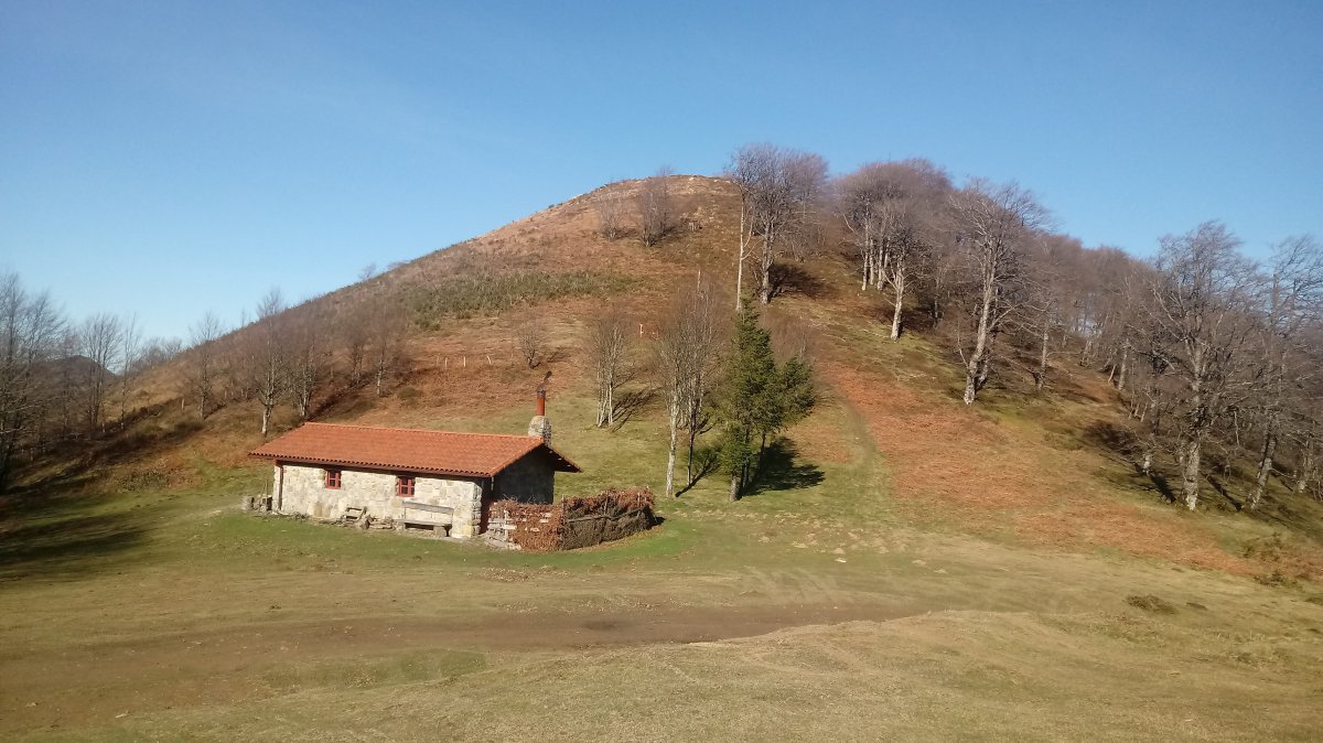 Labigeko borda eta Labeaga (971m) mendia