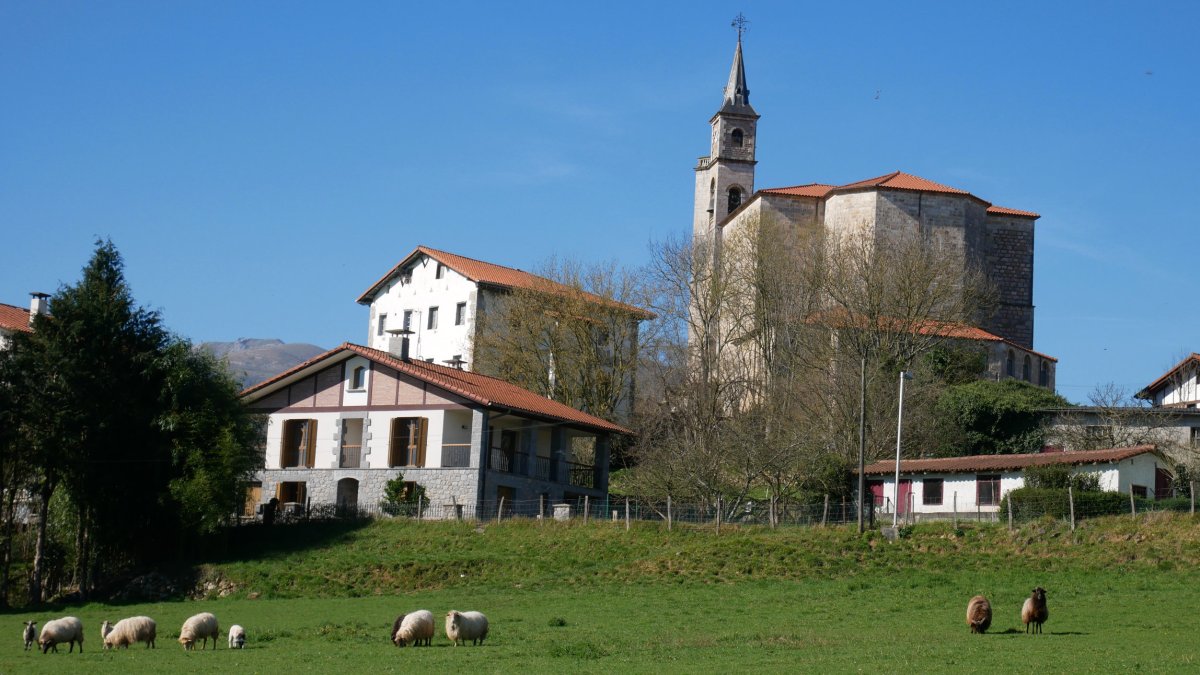 Eliza eta Erretoretxe Elizmendin, Asteasu