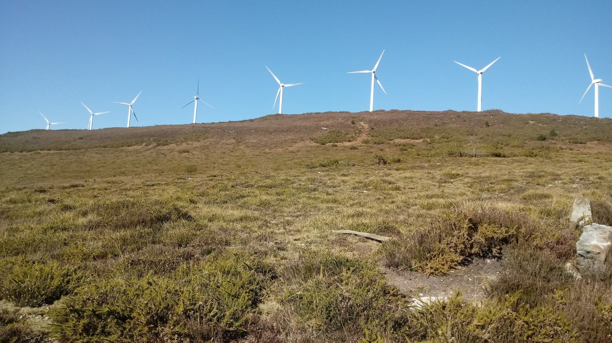 Mugarriluze (1111m) mendia hegoaldetik