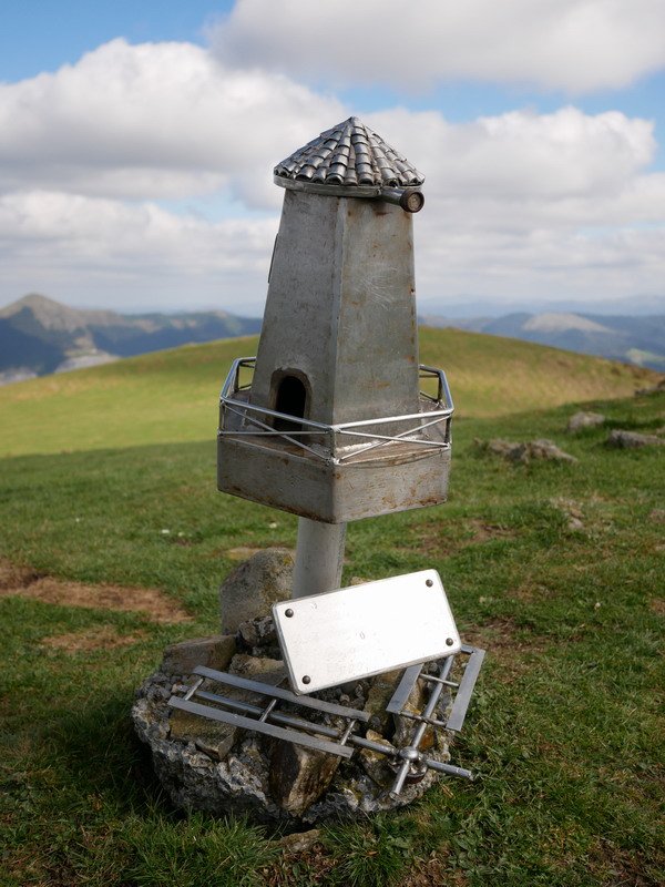 Larragorriko txartelontzia