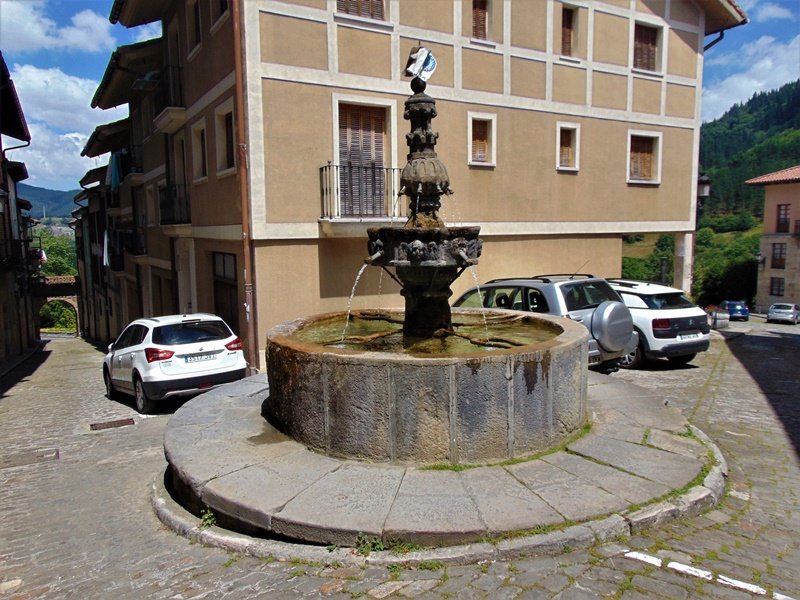 12 Tutuko Iturria Leintz Gatzagan