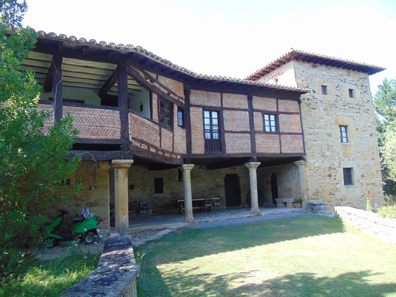 Lazarraga Dorretxea Larrean