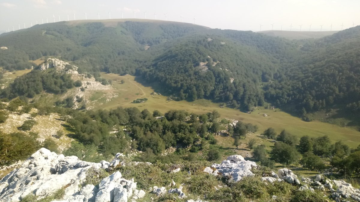 Aranguren Txiki (1106m) Degurixa alderako ikuspegia tontorretik