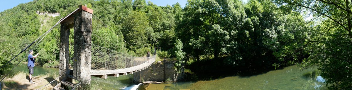 Zubi esekia Irati ibaiaren gainean