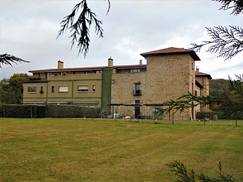 Iturrate Jauregia, Sarrian