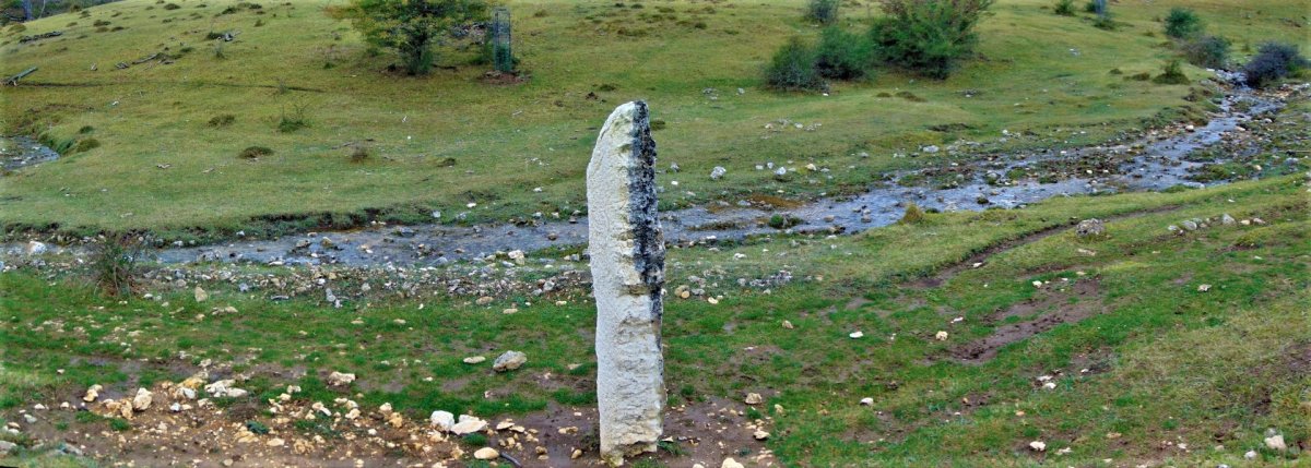 Surbe Hegoalde Menhirra