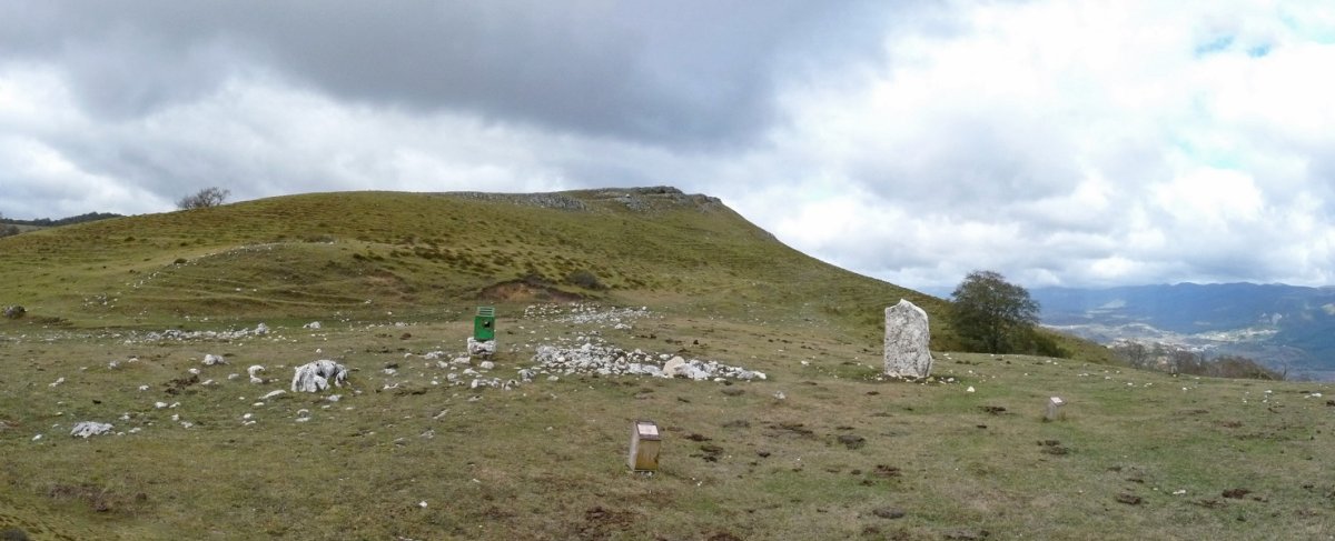 Arrizazengo monumentuak eta Akarrateko galurra