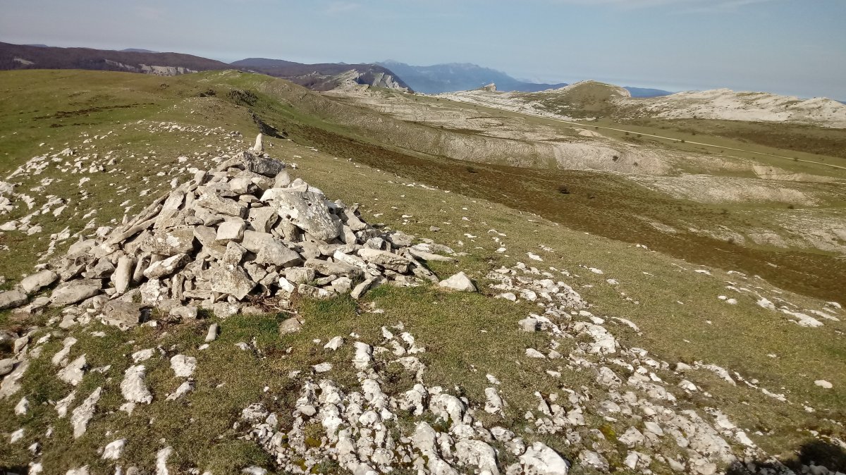 Dorroteka (1176m) tontorra, mendebalderantz begira