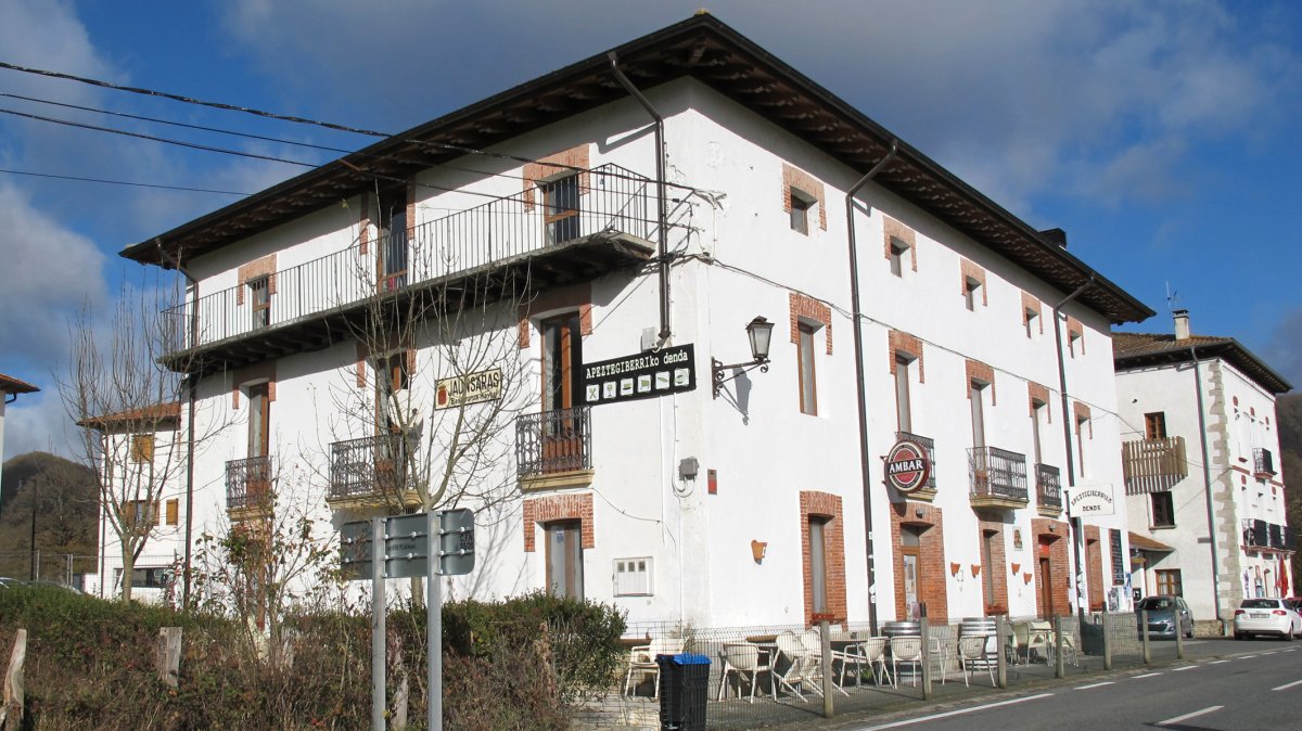 Apeztegiberria etxea, Jauntsarats-Basaburua