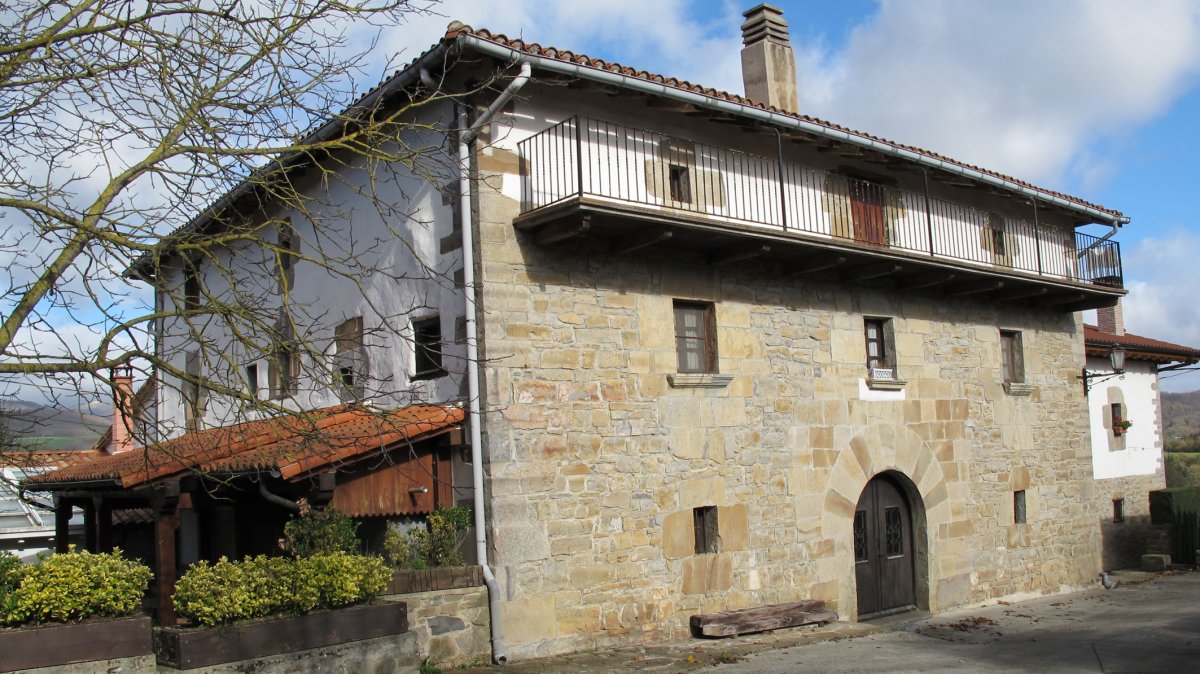 Dorrea etxea, Udabe-Basaburua