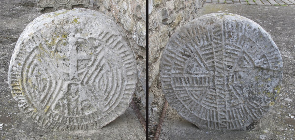 Hilarria 1 eliz atarian, Muskitz-Imotz