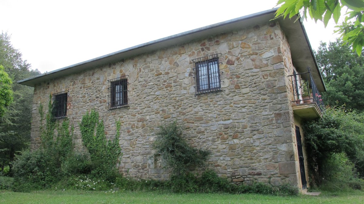 San Bernabe ermita, Landa