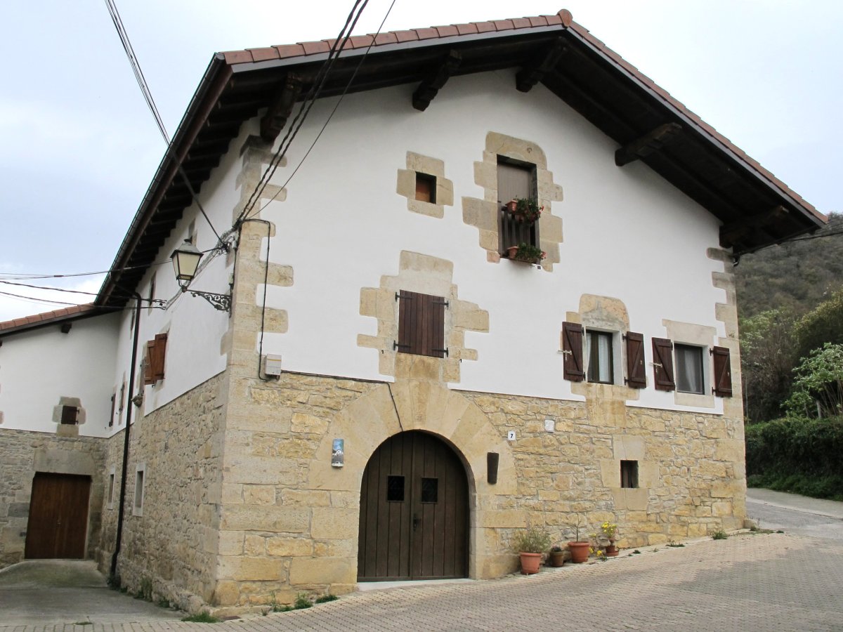 Arotzenea (Auzenea) etxea, Latasa-Imotz