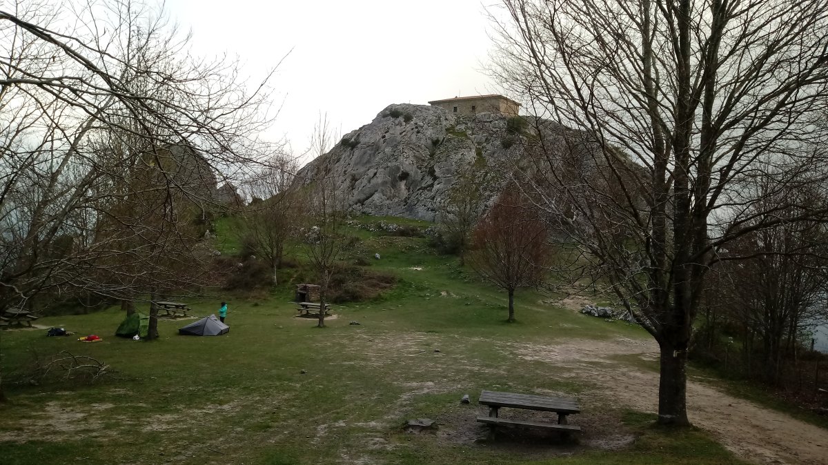 Aitxorrotx (736m) atseden-lekua eta harkaitza