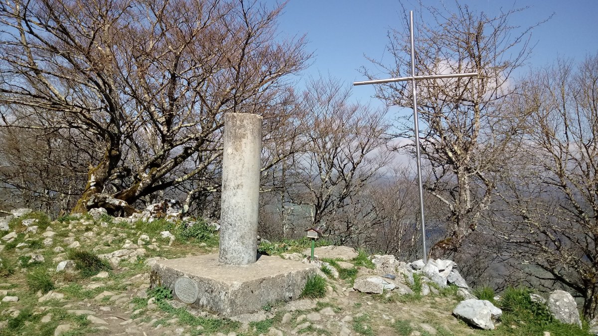Otsabio (801m) erpin geodesikoa
