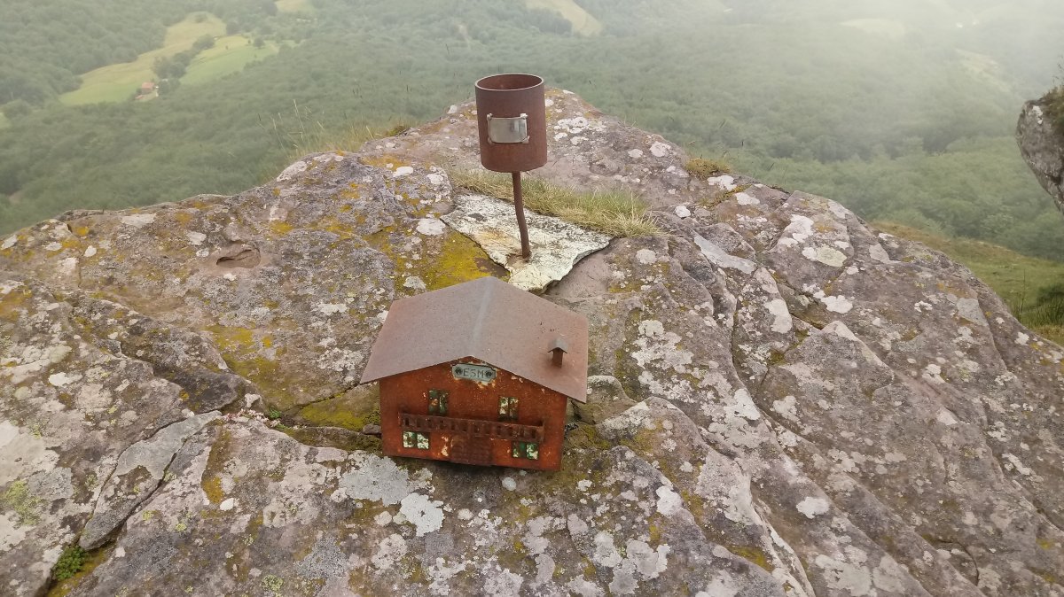 Legate (869m) postontzia