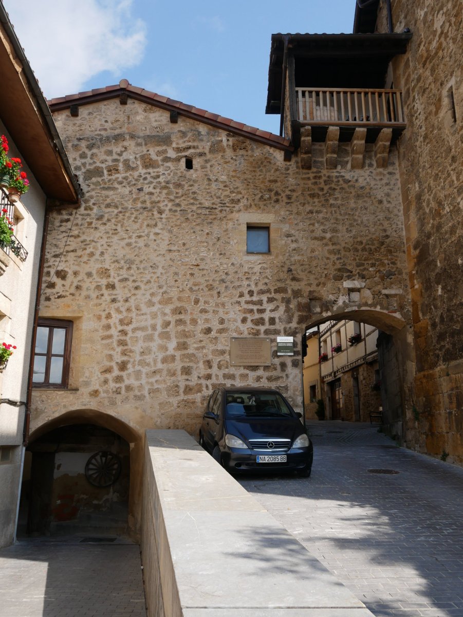 Sol de Arriba eta Kale Nagusirako sarrerak, Antoñana