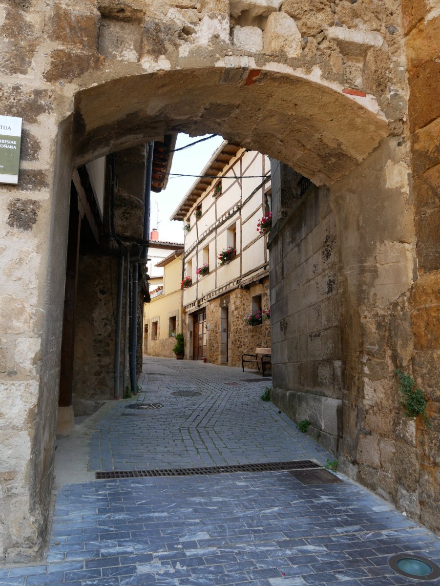 Kale Nagusiko sarrera, Antoñana