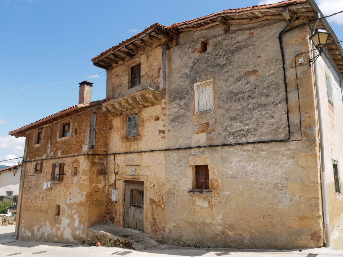 Goikara auzoko etxeak, Apilaiz