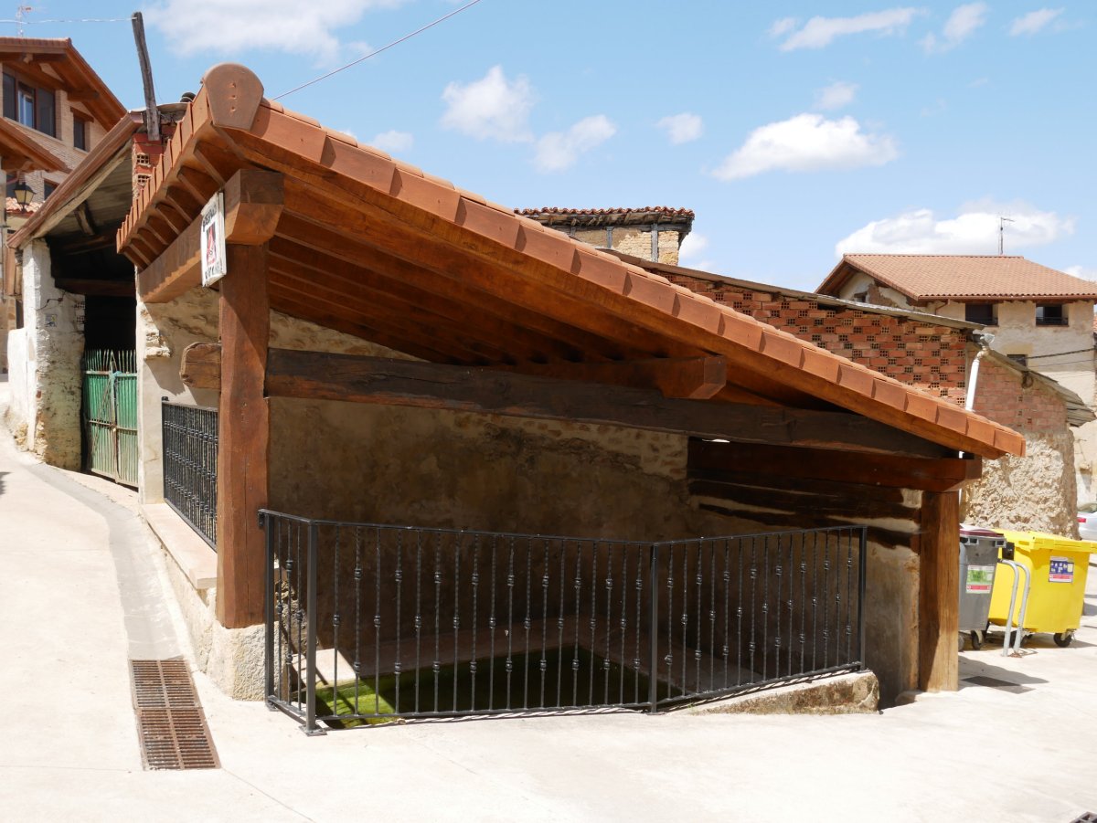 Goikara auzoko garbitokia, Apilaiz