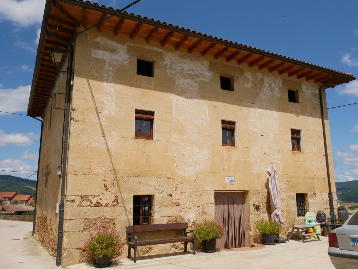 Goikara auzoko etxea, Apilaiz