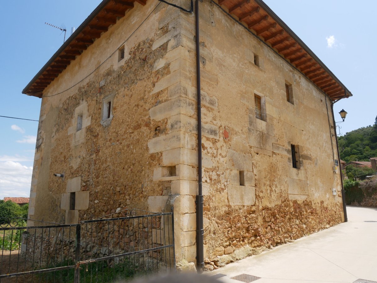 Goikara auzoko etxea, Apilaiz