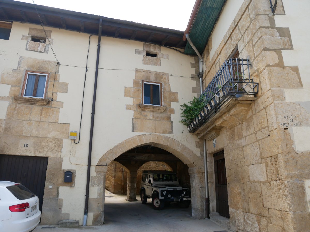 Goikara auzoko etxea, Apilaiz