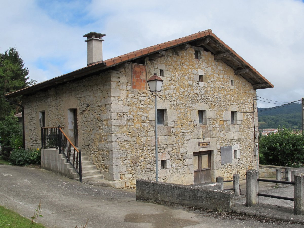 Akelar etxea, Alli-Larraun