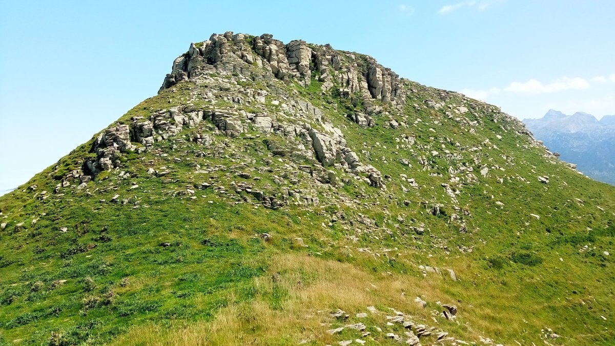 Lakartxela (1982m) ekialdeko tontorra