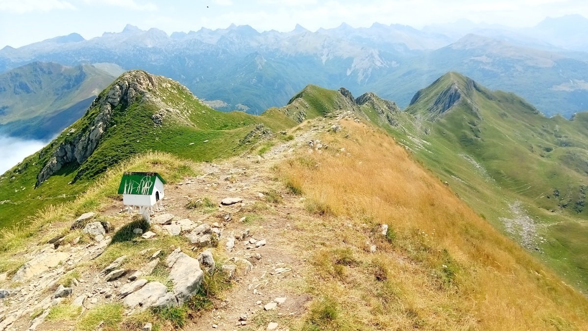Lakartxela (1982m) tontorreko ikuspegia Ezkieta-Keleta aldera