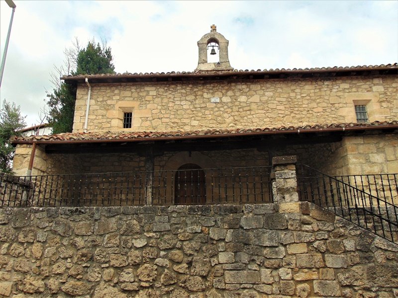 Nuestra Señora de la Blanca Ermita Larraonan