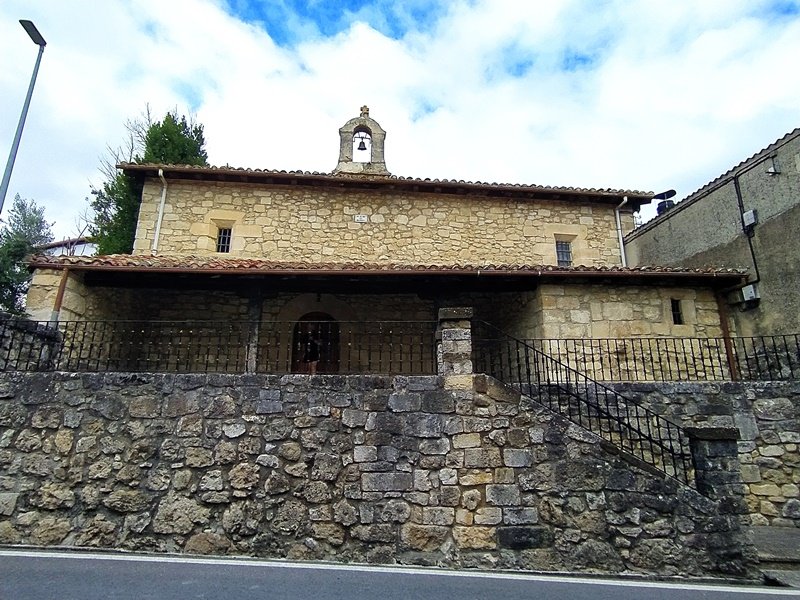 Nuestra Señora de la Blanca Ermita Larraonan