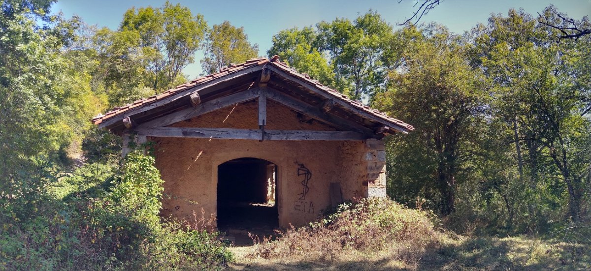 Artabakar borda, Minueta iparraldean