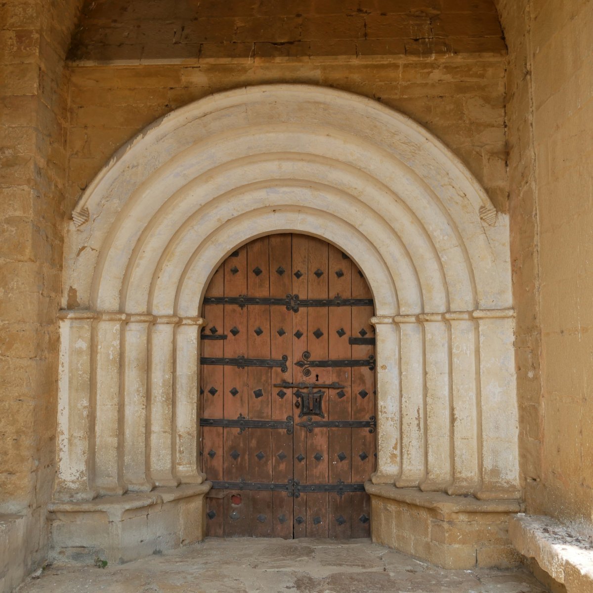 San Roman eliza, Iruxo